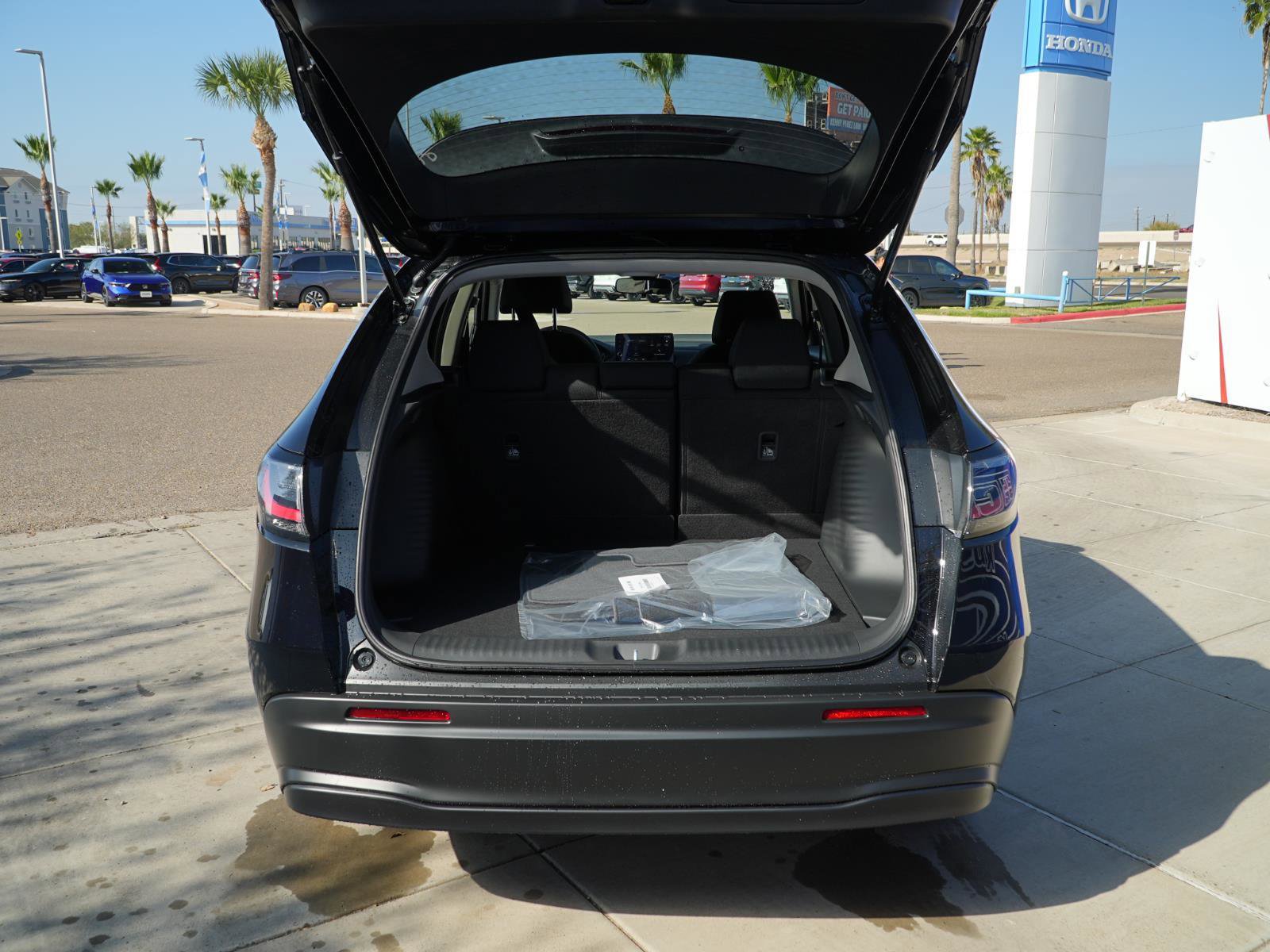 New 2026 Honda HR-V LX image 7