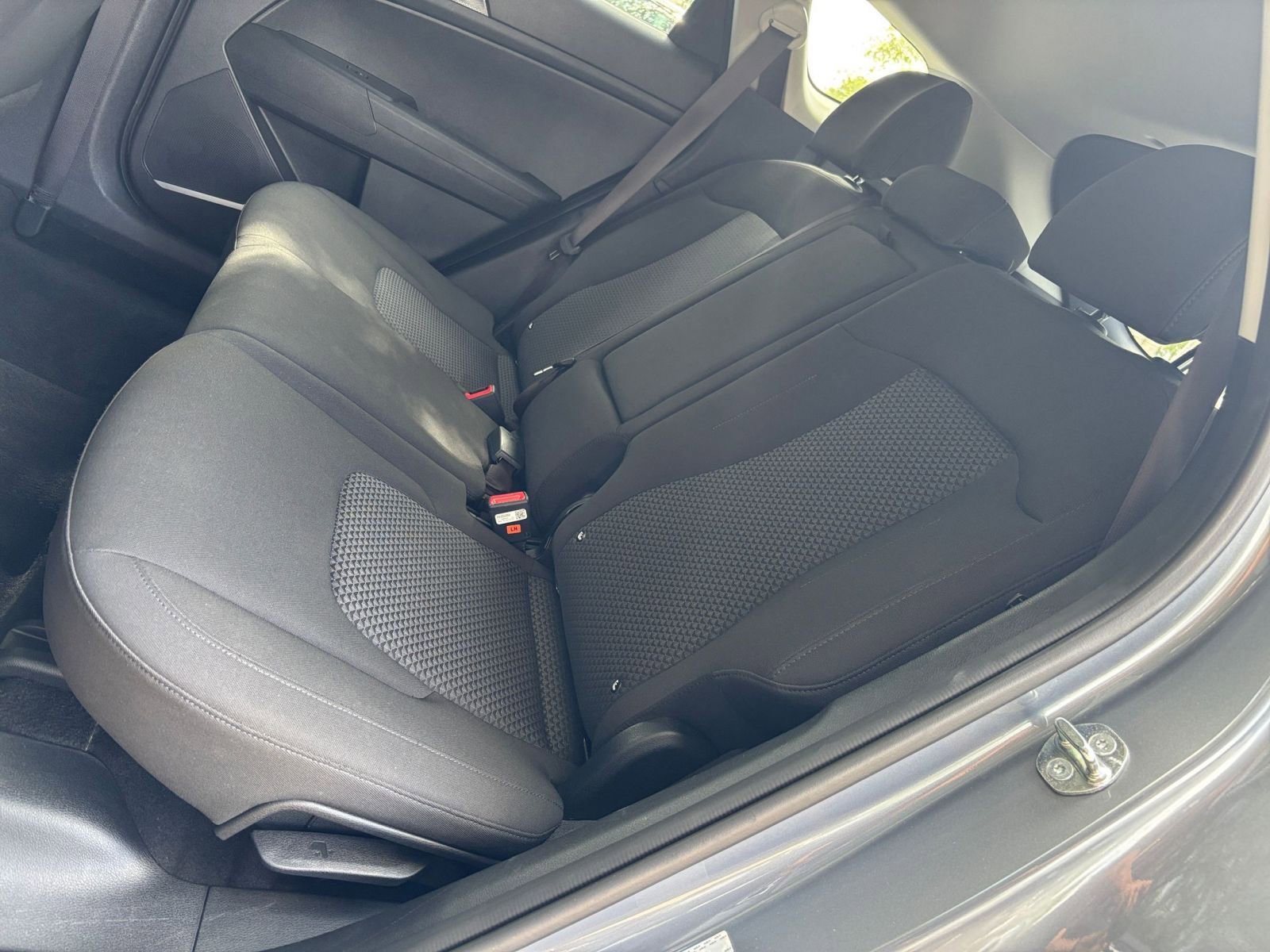 Used 2025 Kia Sportage LX FWD image 35