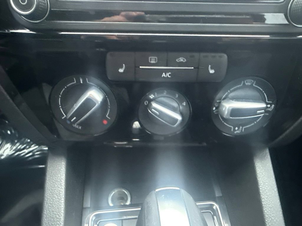 Used 2018 Volkswagen Jetta Sport FWD image 22
