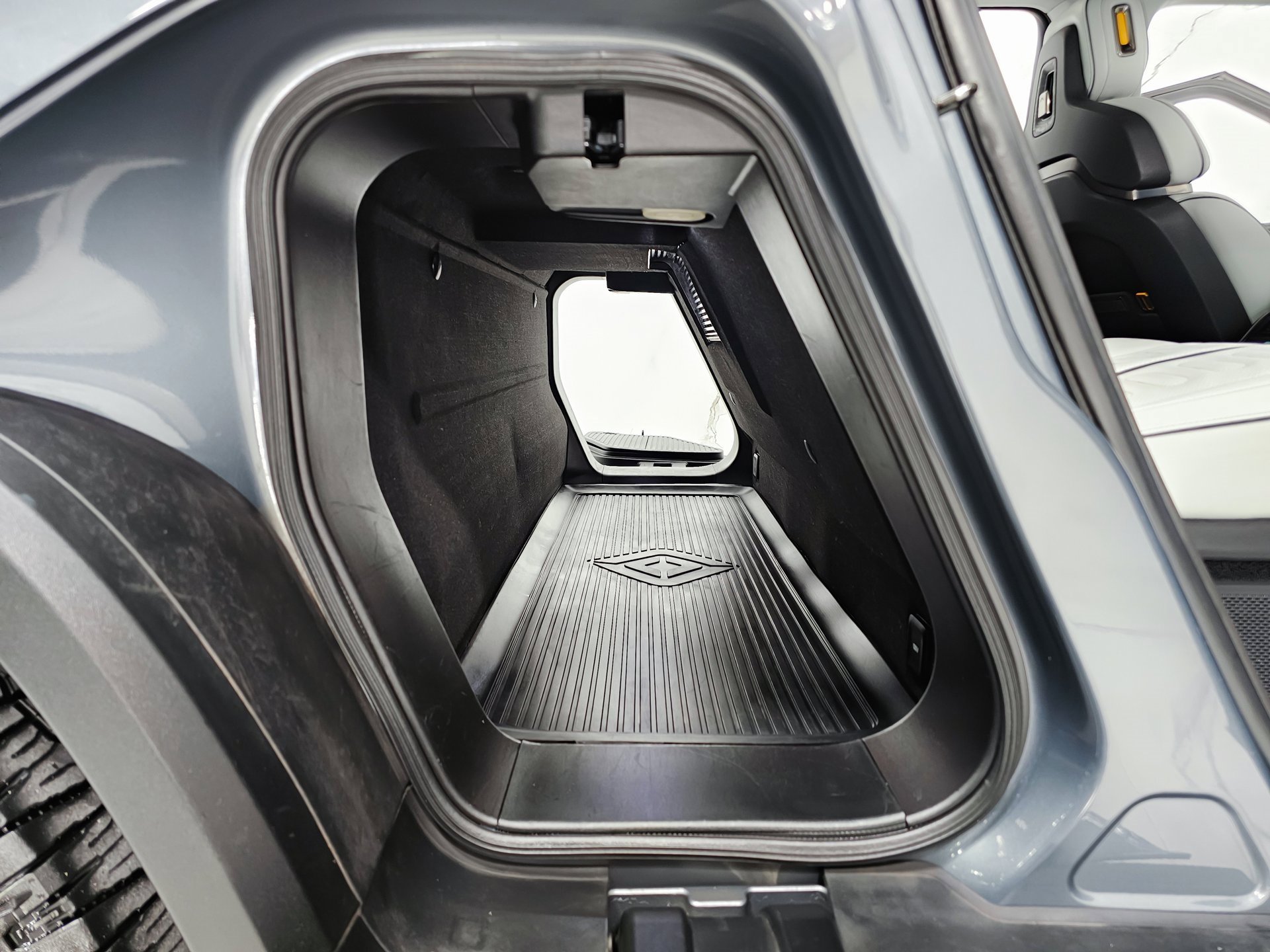 Used 2022 Rivian R1T Adventure image 29