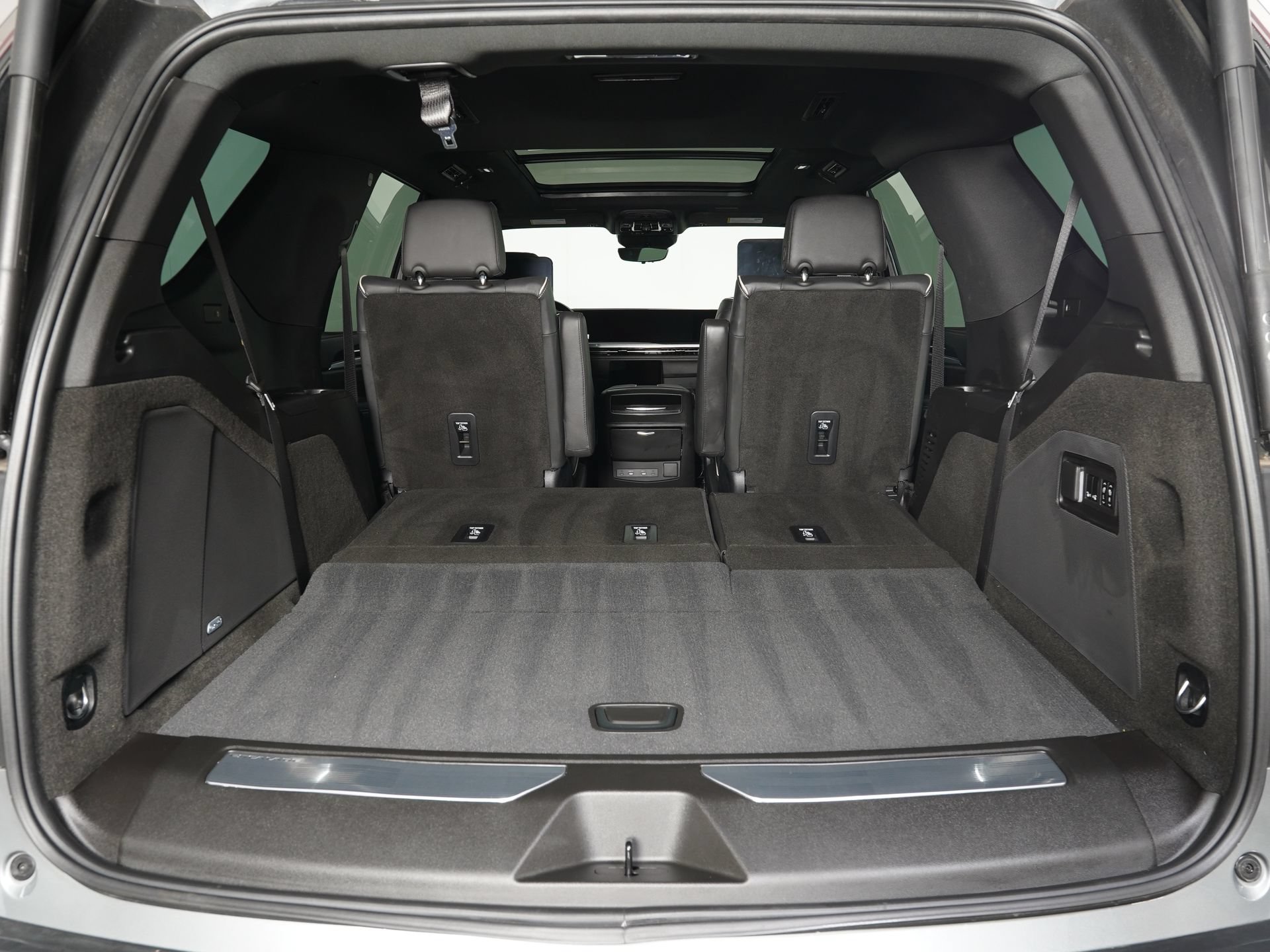 Used 2026 Cadillac Escalade Sport w/ Touring Package AWD/4WD image 14