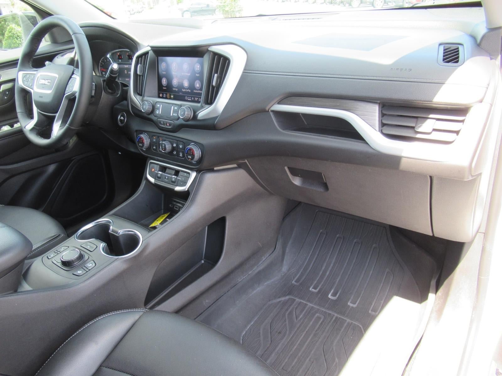 Used 2024 GMC Terrain SLT w/ Tech Package FWD image 11