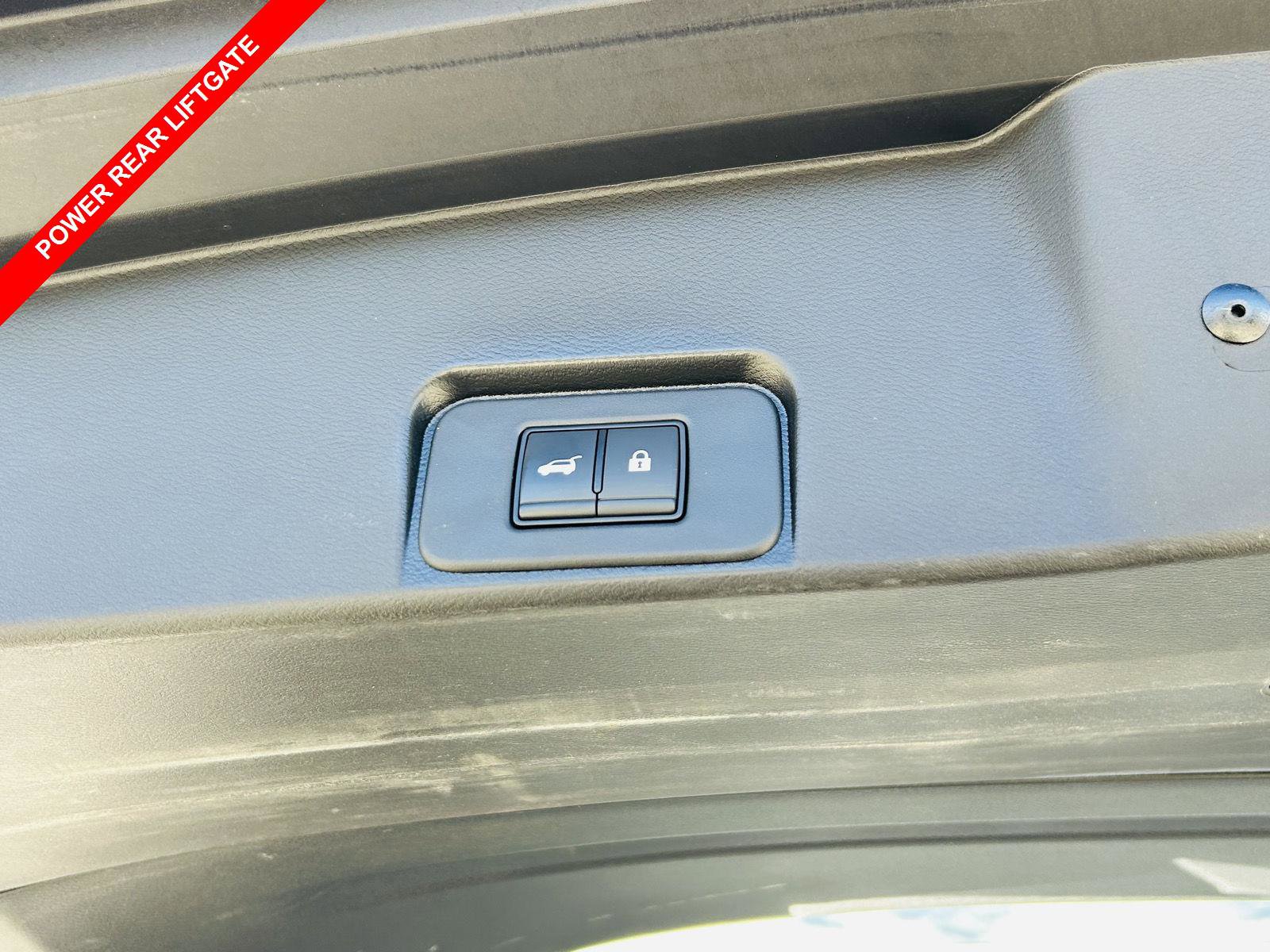 Used 2023 Nissan Rogue SV w/ SV Premium B Package image 11