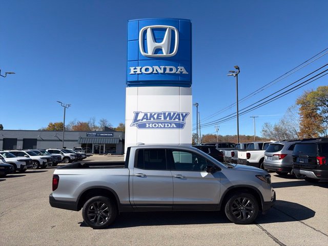 Used 2023 Honda Ridgeline Sport image 1