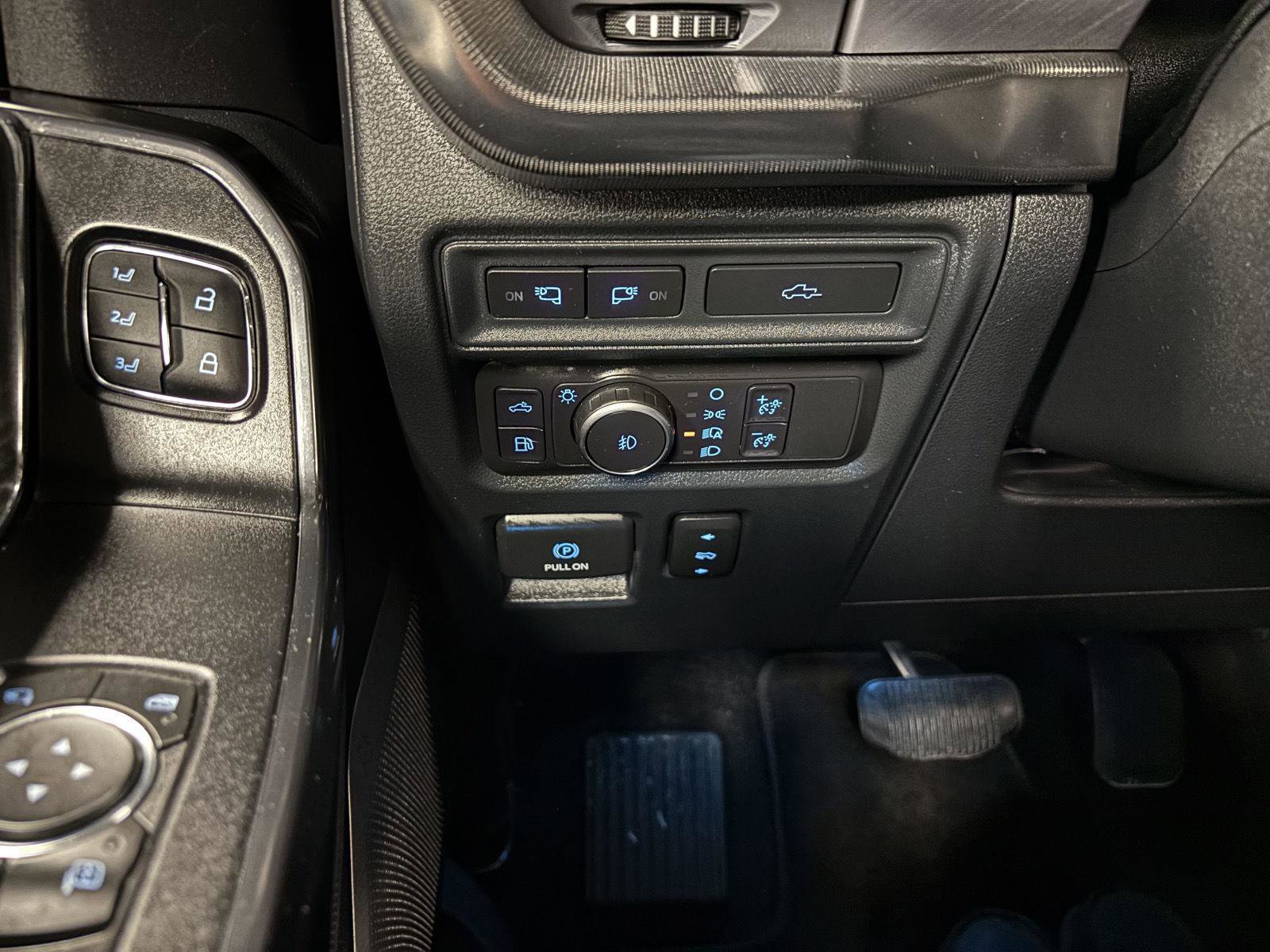 Certified 2021 Ford F150 Platinum w/ Equipment Group 701A High image 16