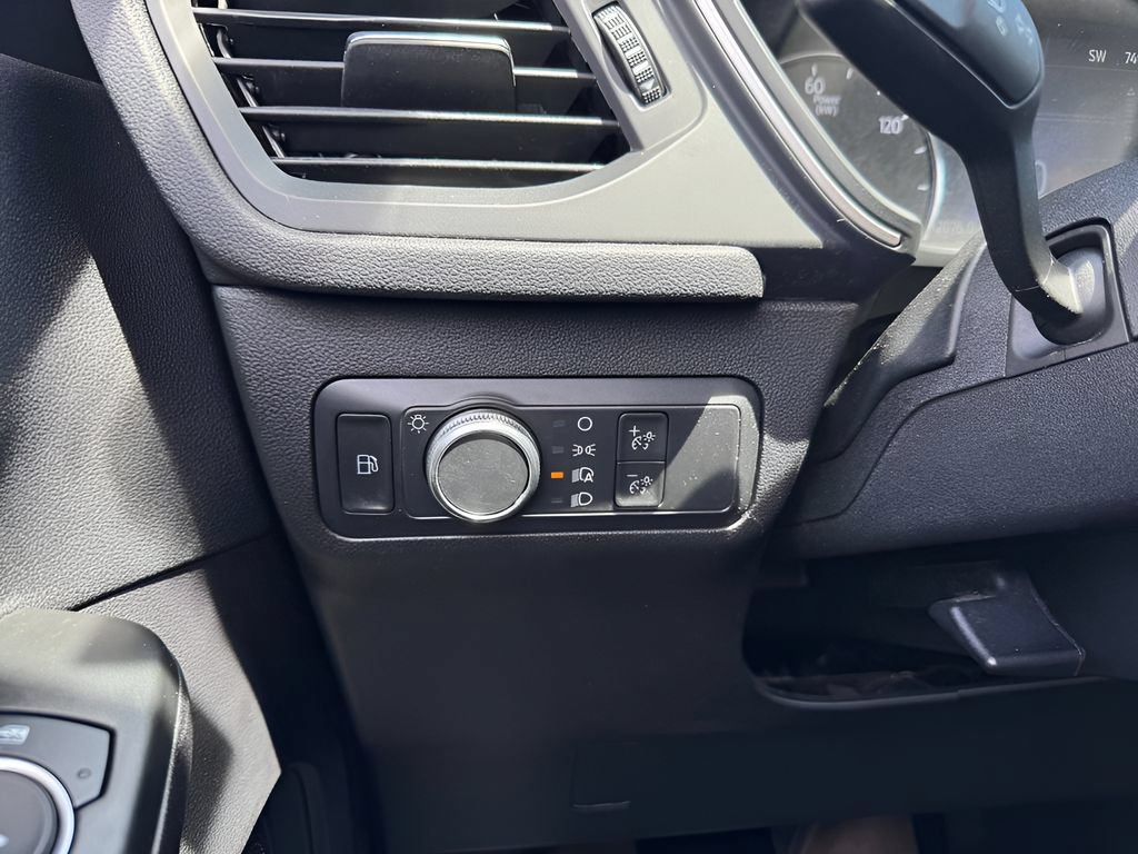 Used 2022 Ford Escape SE FWD image 16