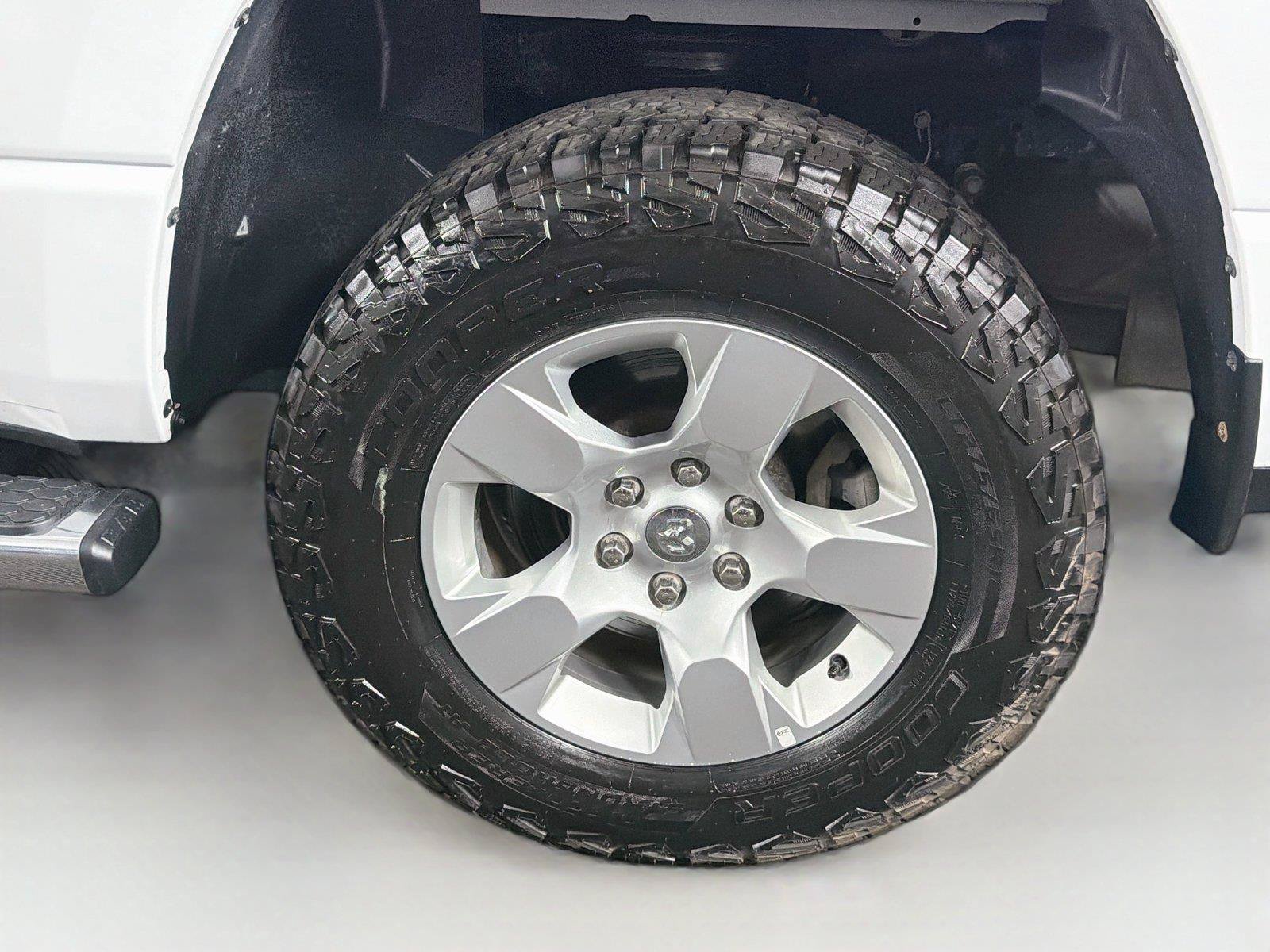 Used 2024 RAM 1500 Big Horn AWD/4WD image 37