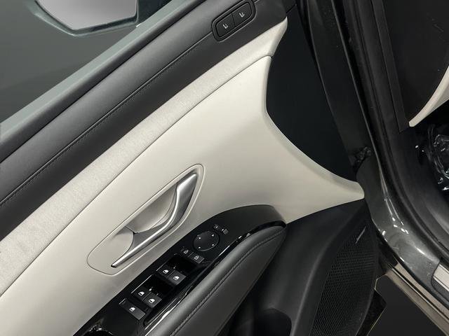 Used 2025 Hyundai Tucson Limited image 31