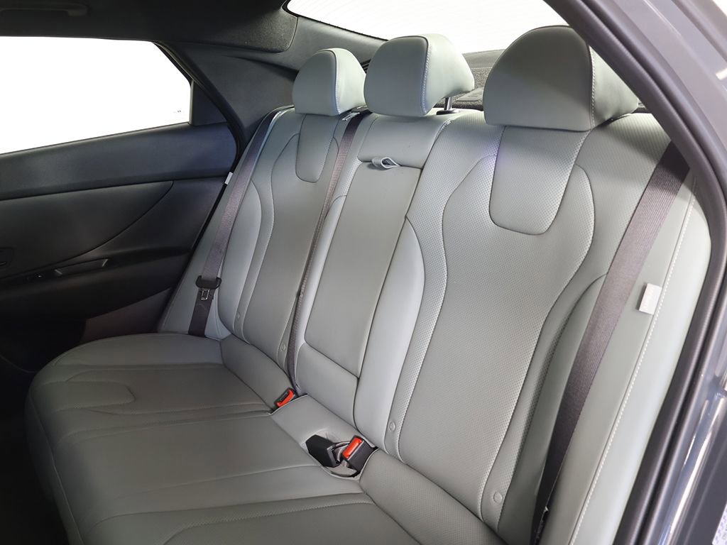 Certified 2024 Hyundai Elantra Limited FWD image 33