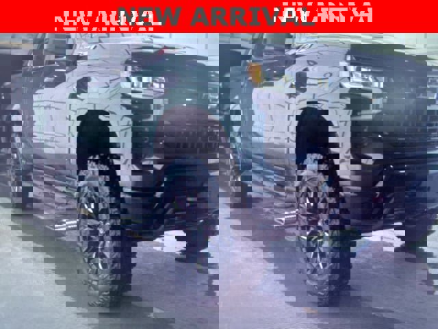 Used 2024 Chevrolet Silverado 1500 LT Trail Boss w/ Convenience Package II image 2