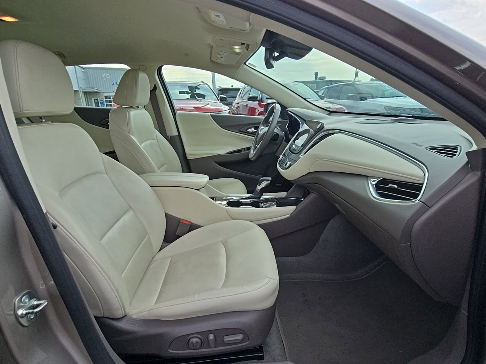 Used 2024 Chevrolet Malibu LT FWD image 39