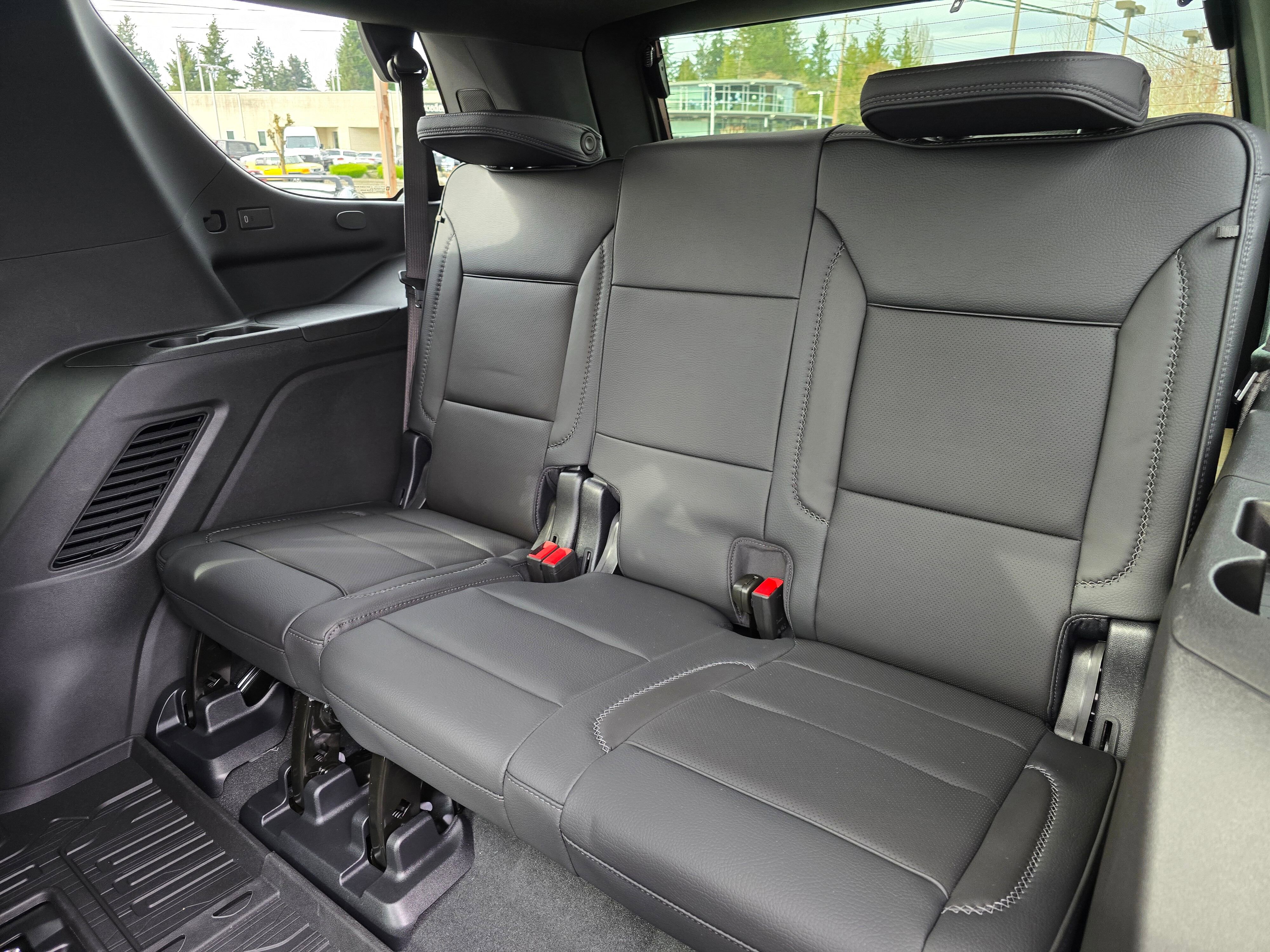 New 2026 GMC Yukon Denali w/ Denali Reserve Package image 15