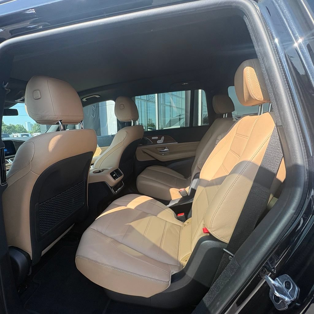 Used 2024 Mercedes-Benz GLS 450 4MATIC image 10