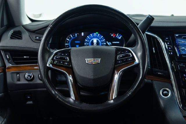 Used 2018 Cadillac Escalade Premium Luxury AWD/4WD image 14