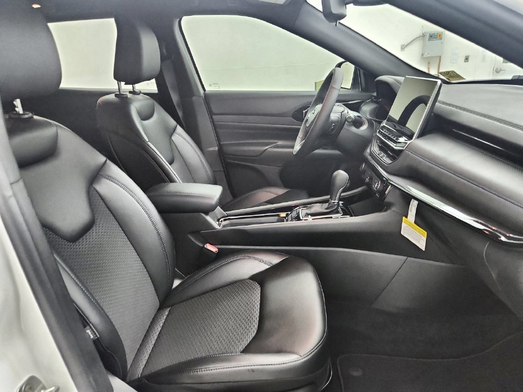 New 2026 Jeep Compass Latitude AWD/4WD image 32