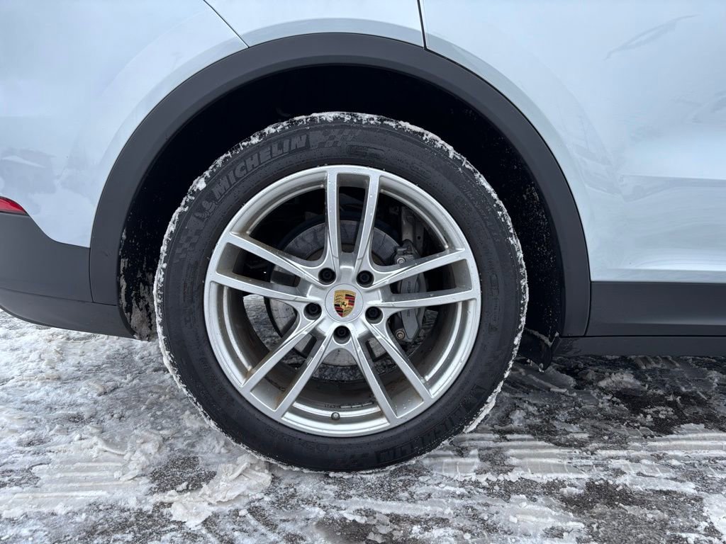 Used 2019 Porsche Cayenne S image 40