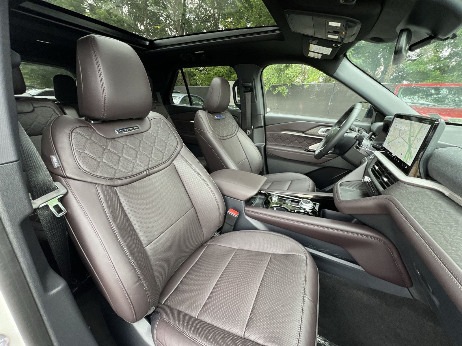 New 2026 Ford Explorer Platinum w/ LUX Leather Package AWD/4WD image 28