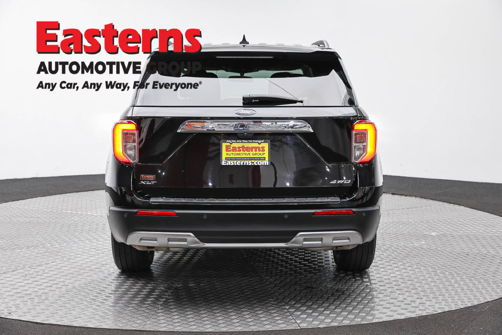 Used 2023 Ford Explorer XLT w/ Equipment Group 202A AWD/4WD image 7
