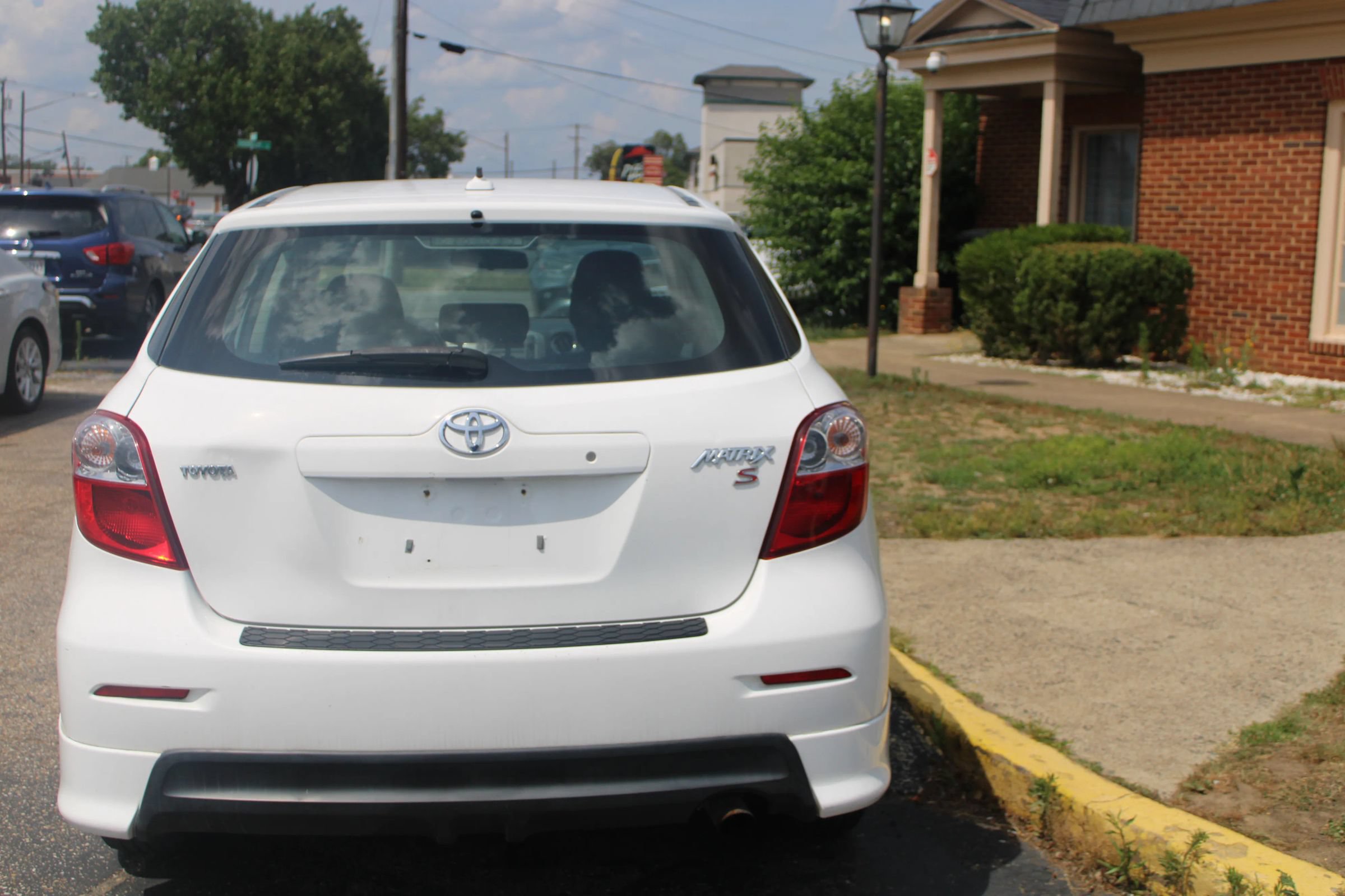 Used 2009 Toyota Matrix S w/ Preferred Accessory Pkg FWD image 6