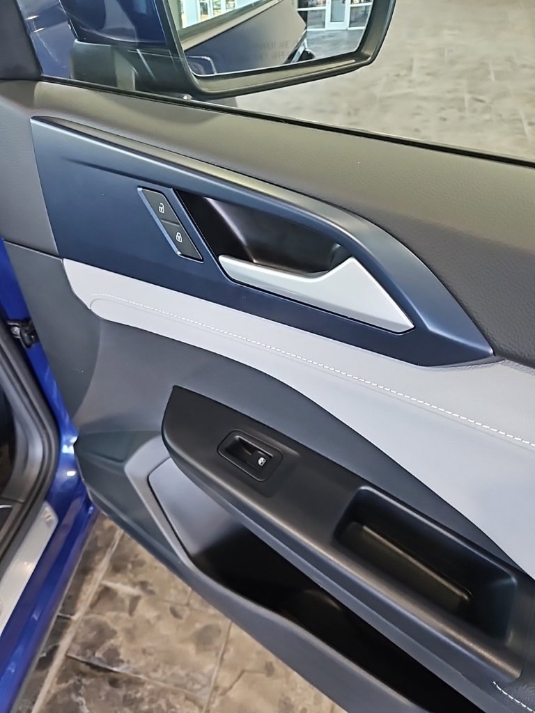 Used 2024 Volkswagen Taos SE w/ Black Wheel Plus Package image 12