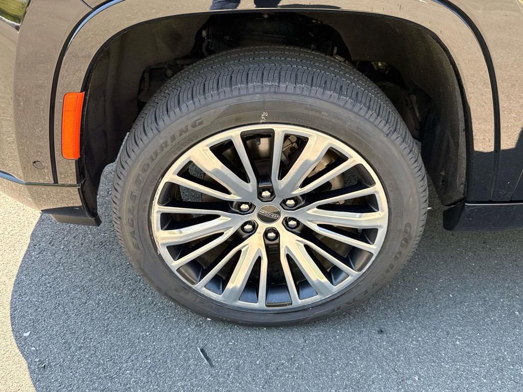 Used 2022 Jeep Grand Wagoneer Series III image 14