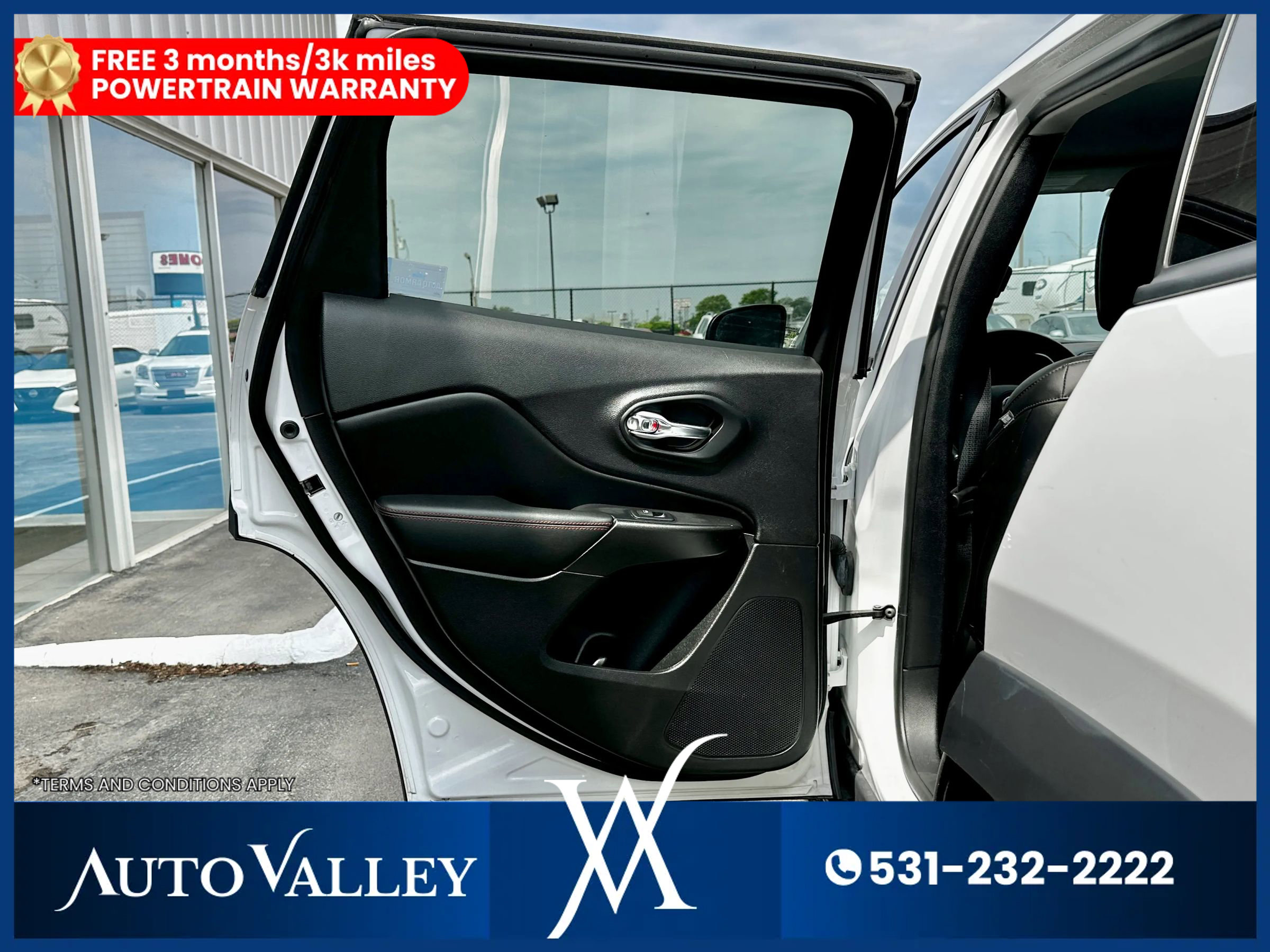 Used 2021 Jeep Cherokee Trailhawk image 19