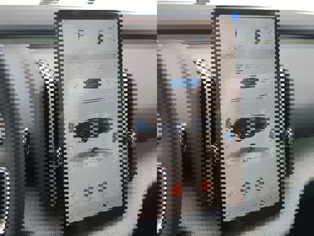 New 2026 Volvo EX30 Plus w/ Protection Package Premier image 25