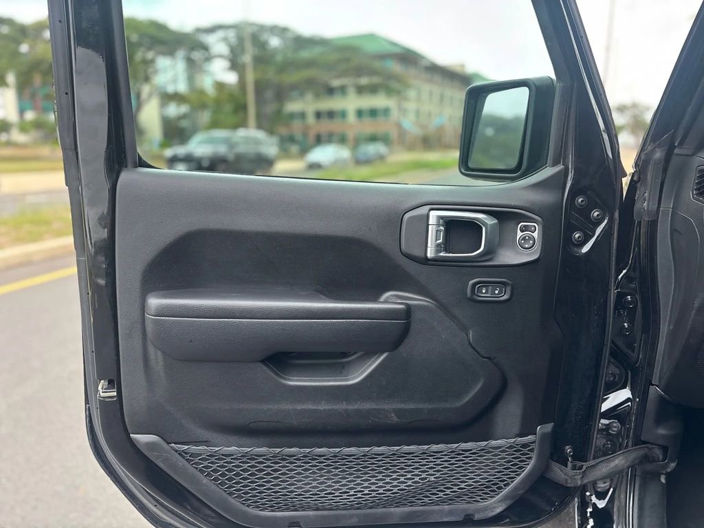 Used 2023 Jeep Wrangler Sport S image 13