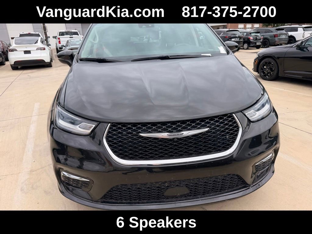 Used 2023 Chrysler Pacifica Touring-L FWD image 7