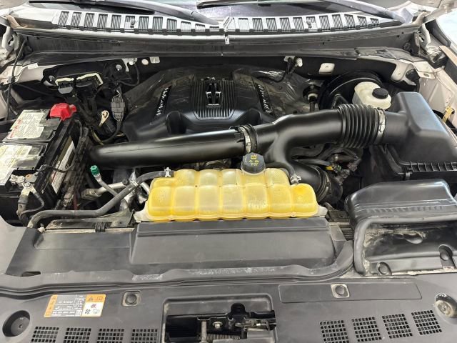 Used 2018 Lincoln Navigator Select w/ Technology Package RWD image 31