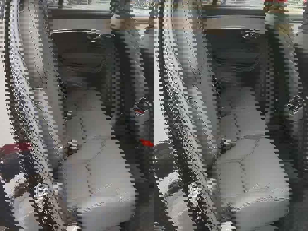 Used 2026 Volvo XC90 B6 Plus w/ Protection Package Premier image 19