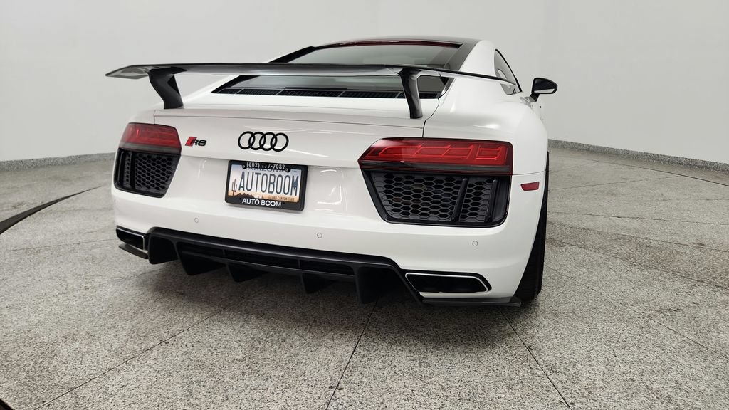 Used 2017 Audi R8 V10 w/ Carbon Exterior Package AWD/4WD image 18