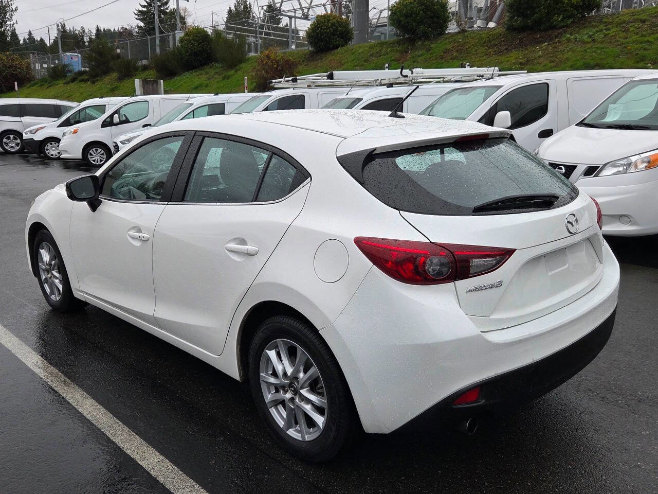 Used 2014 MAZDA MAZDA3 i Touring w/ Moonroof Package 1 image 5