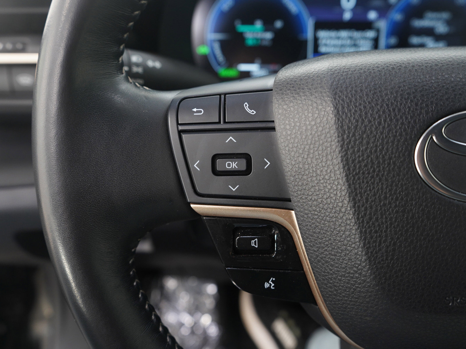 Used 2025 Toyota Crown XLE AWD/4WD image 24