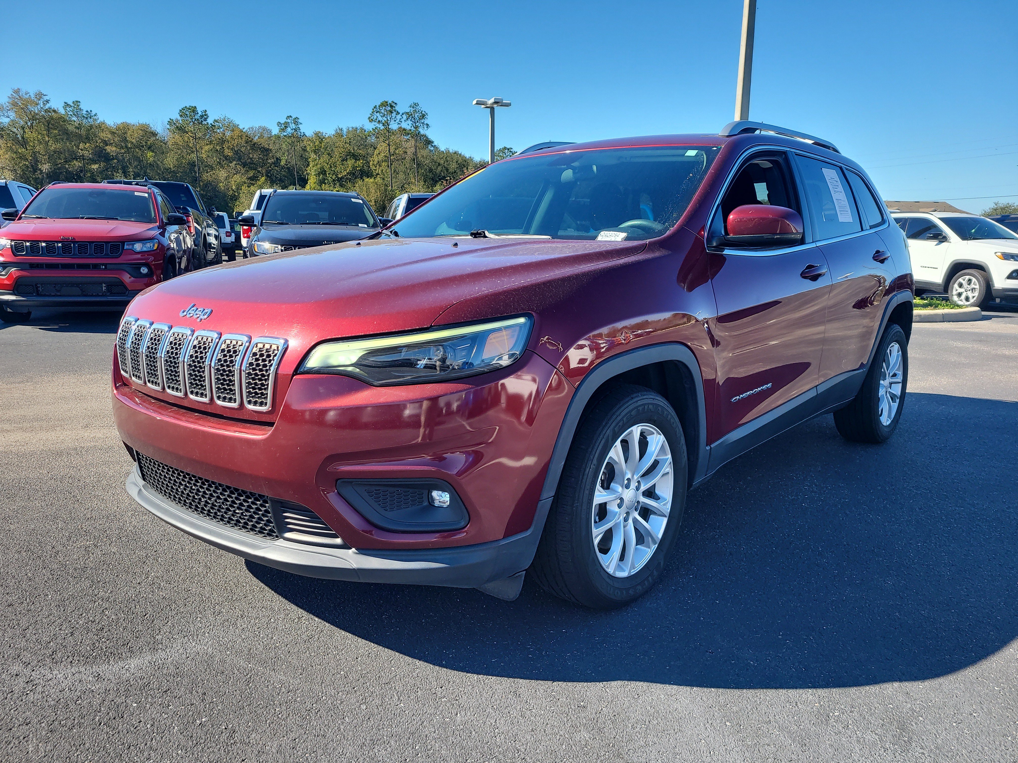 Used 2019 Jeep Cherokee Latitude w/ Popular Appearance Group image 3