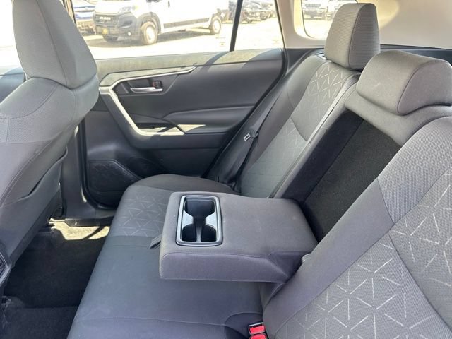 Used 2024 Toyota RAV4 XLE AWD/4WD image 37