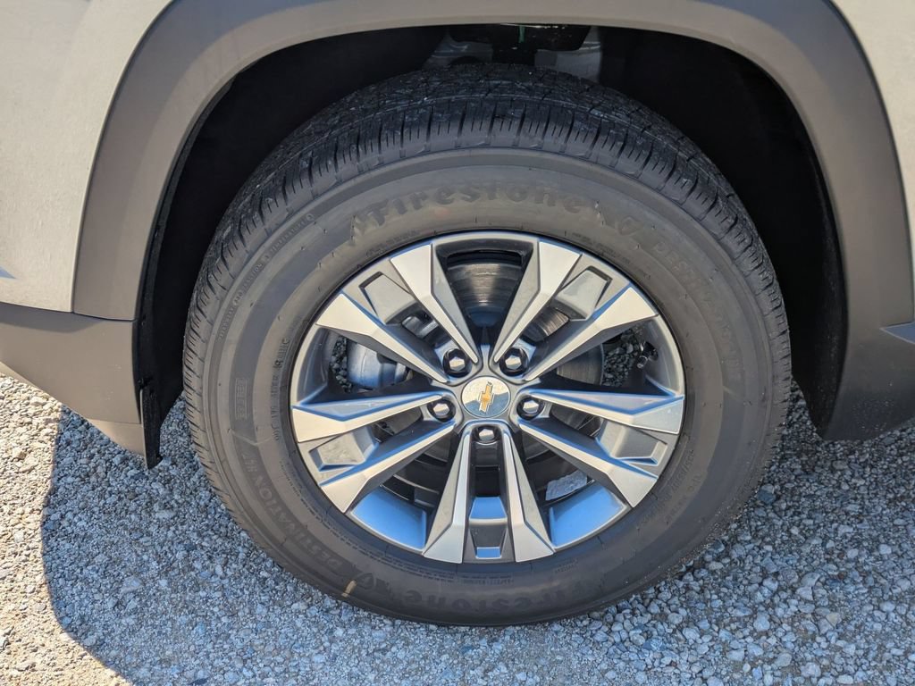 New 2026 Chevrolet Equinox LT w/ Safety and Technology Package FWD image 7