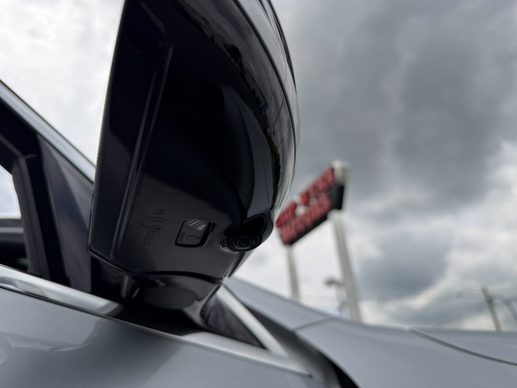 Used 2019 Mercedes-Benz E 300 4MATIC image 18