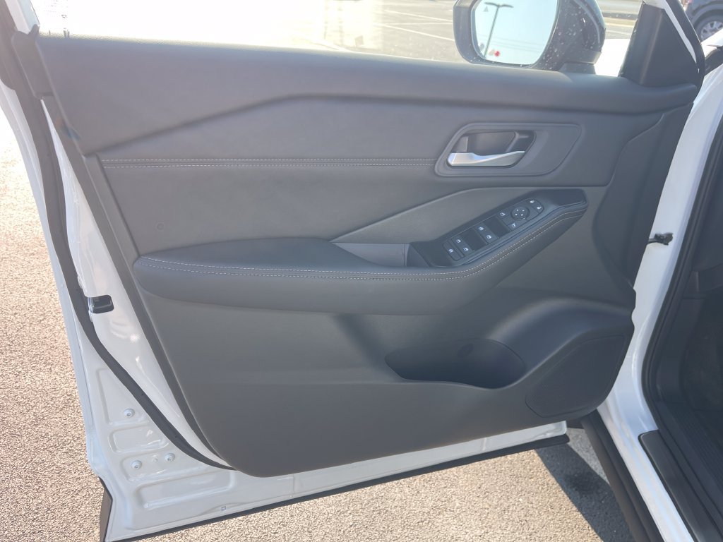 New 2026 Nissan Rogue Dark Armor AWD/4WD image 12