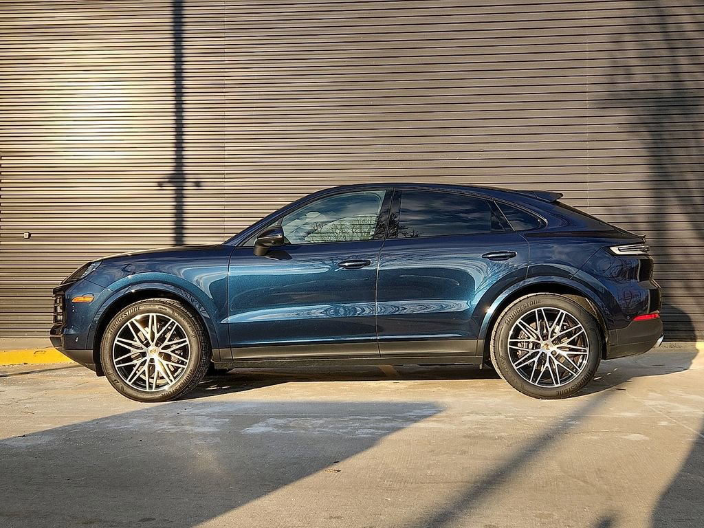 Certified 2025 Porsche Cayenne Coupe image 2