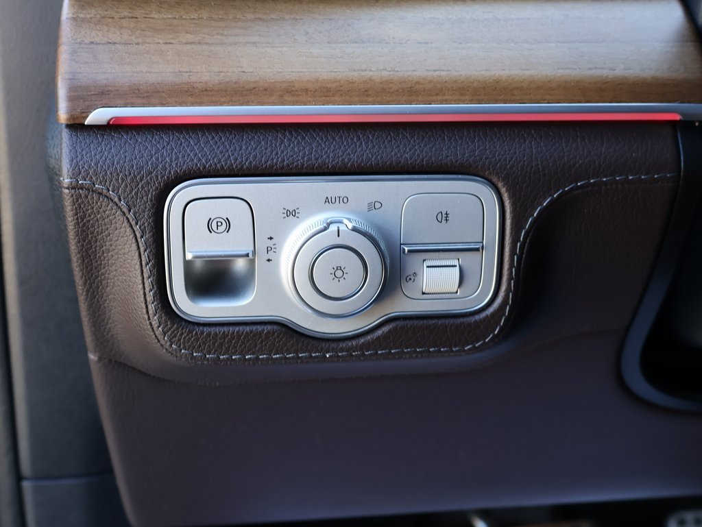 Used 2022 Mercedes-Benz GLS 450 4MATIC image 12