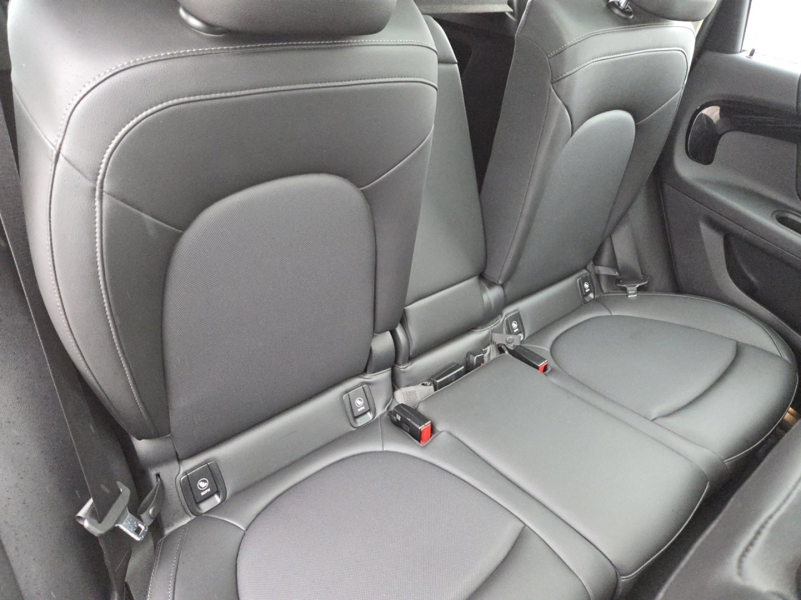 Used 2019 MINI Cooper Countryman S w/ Premium Package image 19