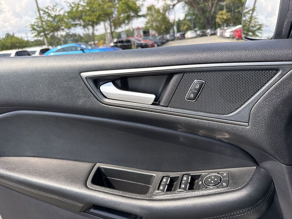 Used 2020 Ford Edge SE FWD image 13
