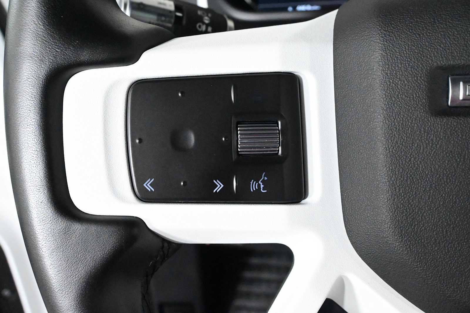 Used 2022 Land Rover Defender 110 X-Dynamic SE AWD/4WD image 23