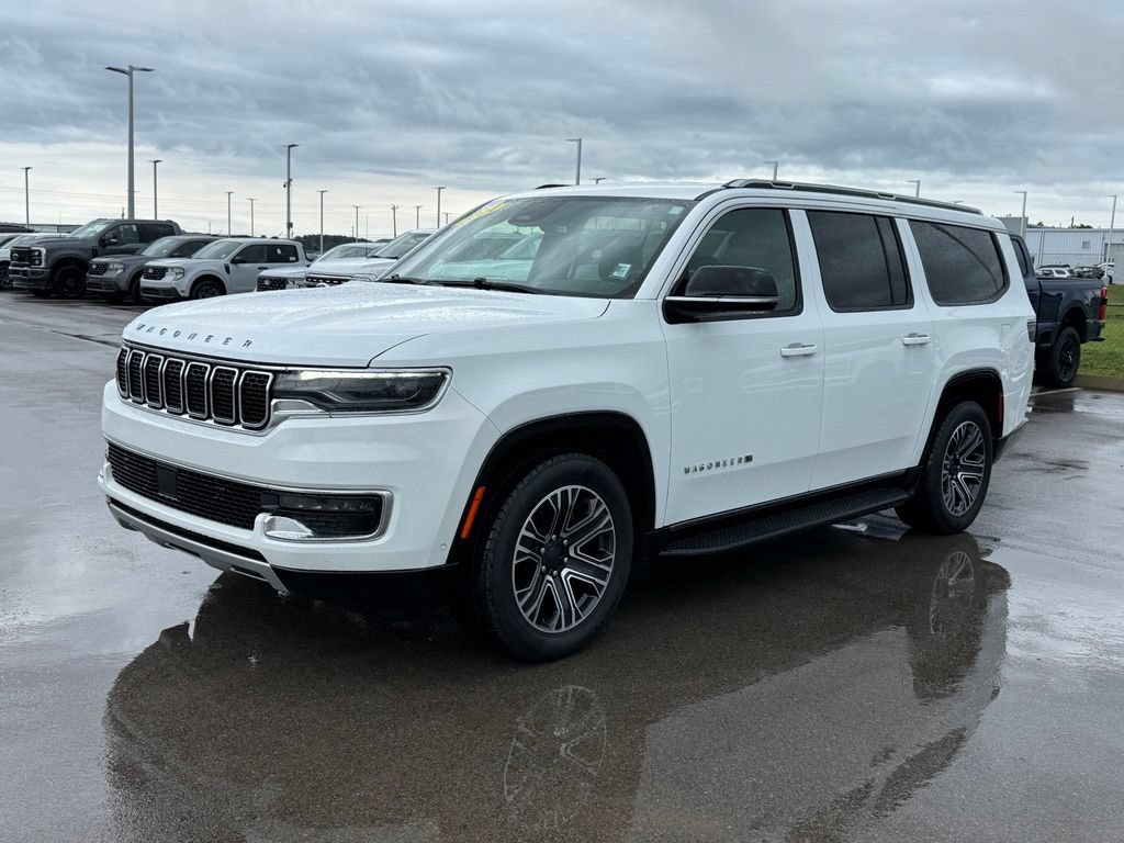 Used 2024 Jeep Wagoneer L Series II w/ Flexible Seating Group AWD/4WD image 40