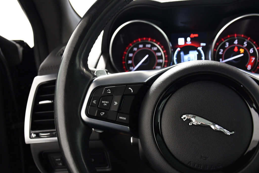 Used 2018 Jaguar F-TYPE Coupe RWD image 27
