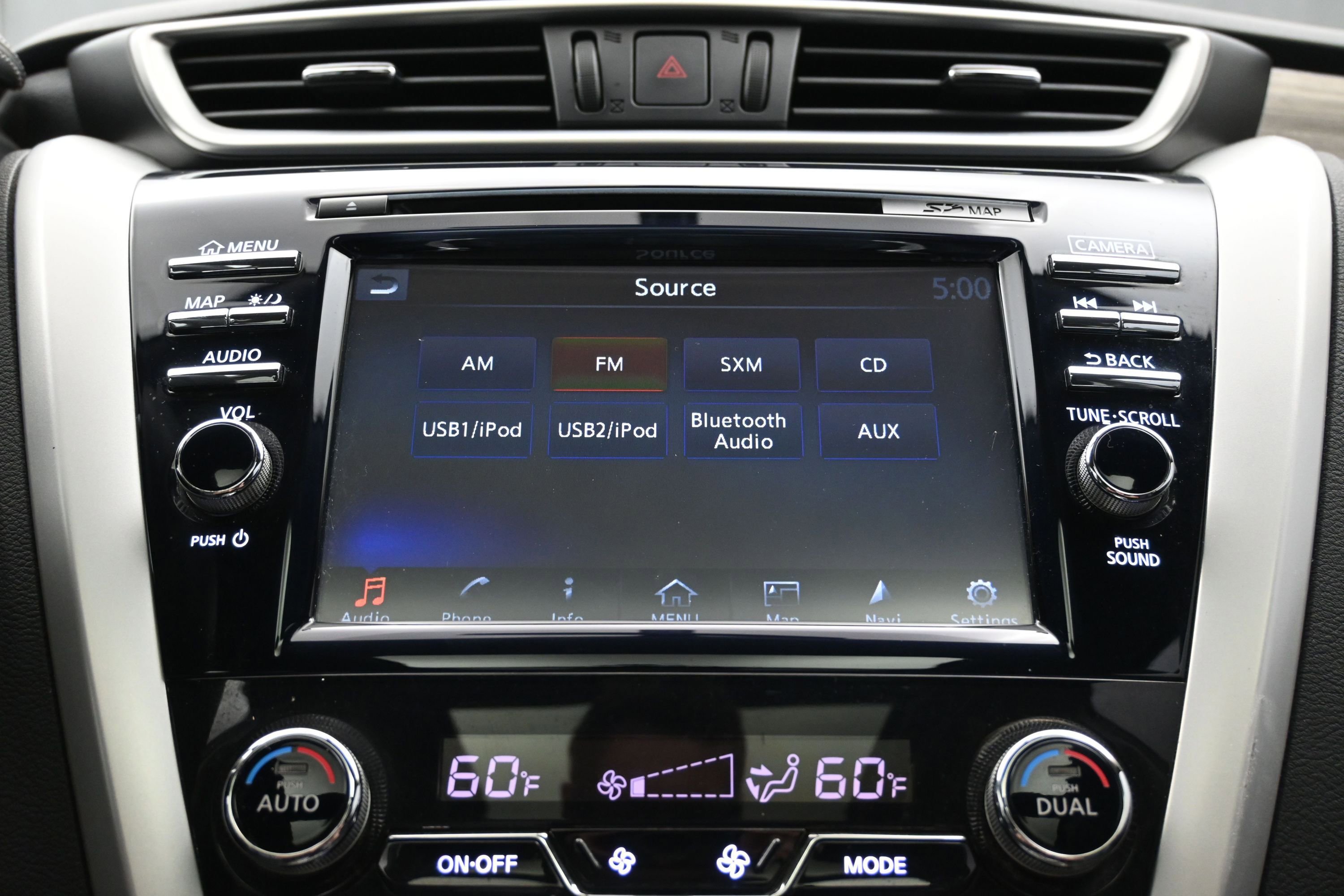 Used 2016 Nissan Murano Platinum w/ Platinum Technology Package FWD image 34