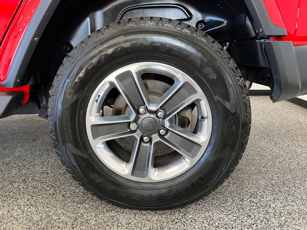 Used 2022 Jeep Wrangler Unlimited Sahara w/ Cold Weather Group image 22