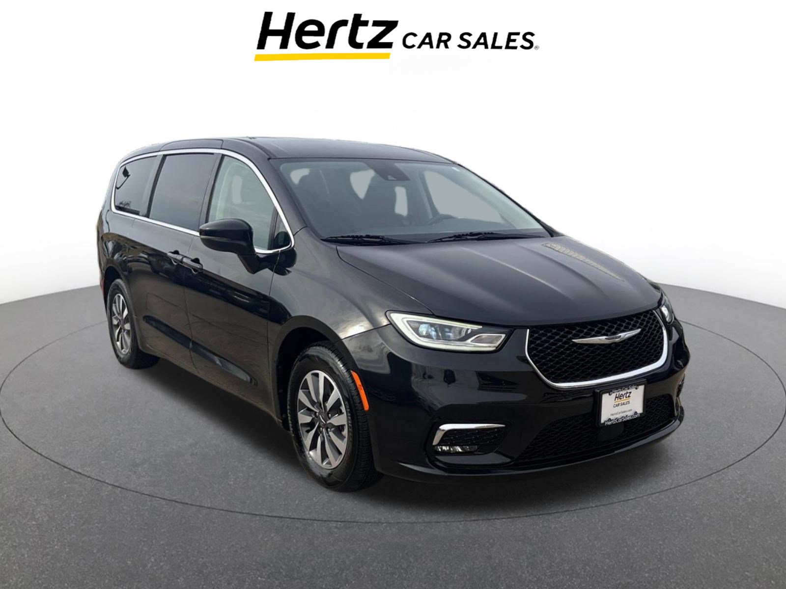 Used 2023 Chrysler Pacifica Touring-L image 1