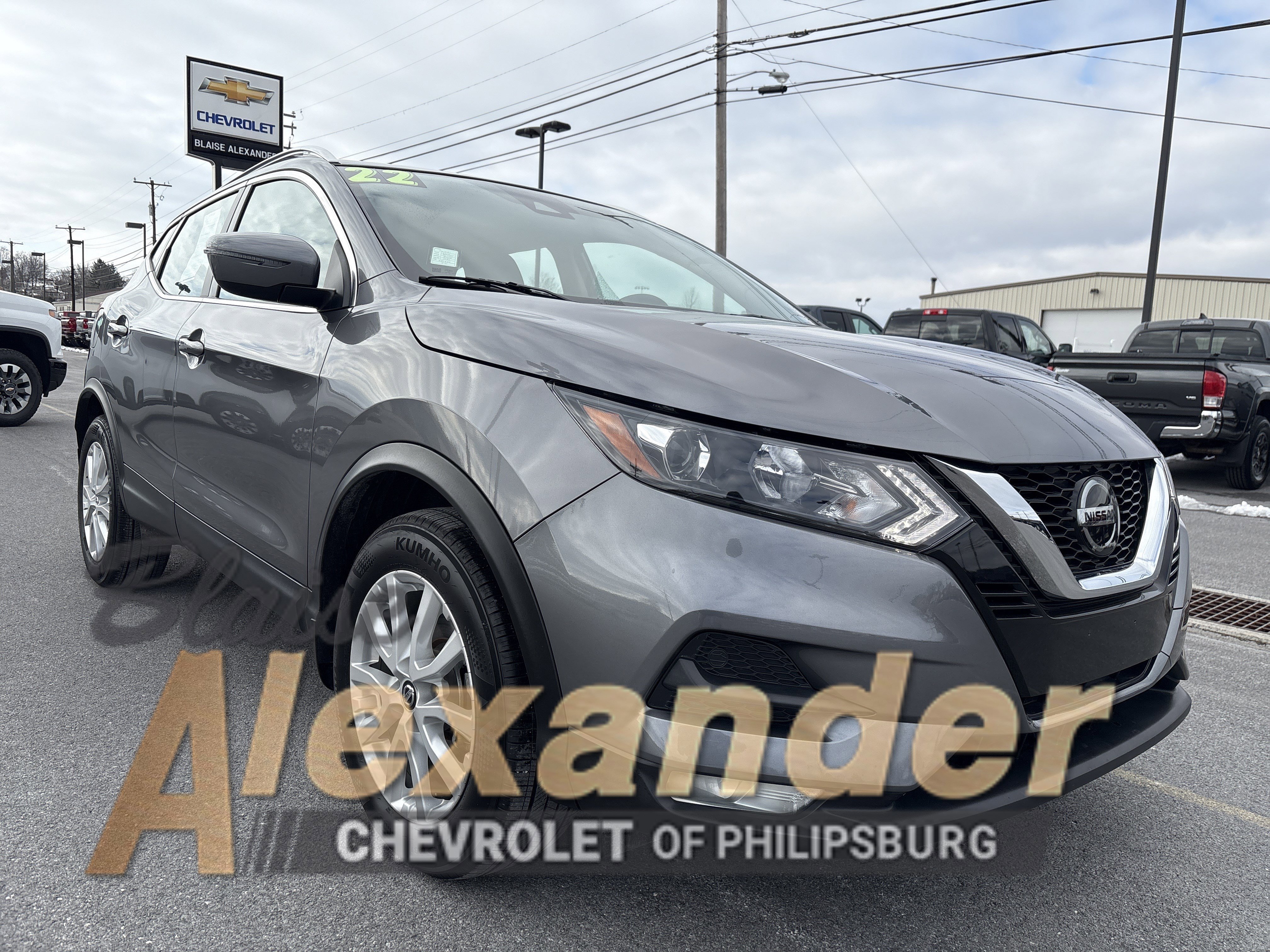 Used 2022 Nissan Rogue Sport SV image 1
